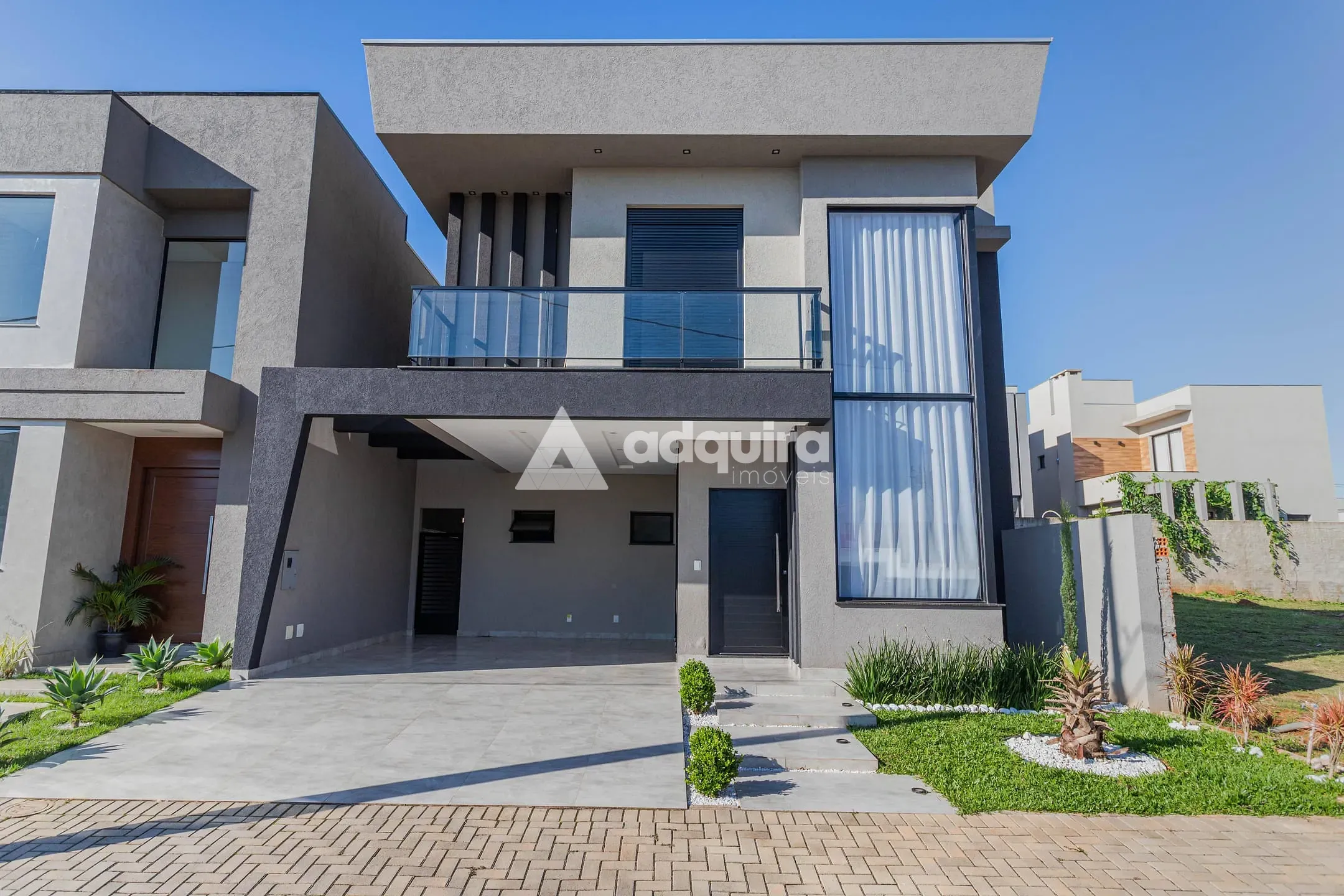 Casa, 4 quartos, 206 m² - Foto 1