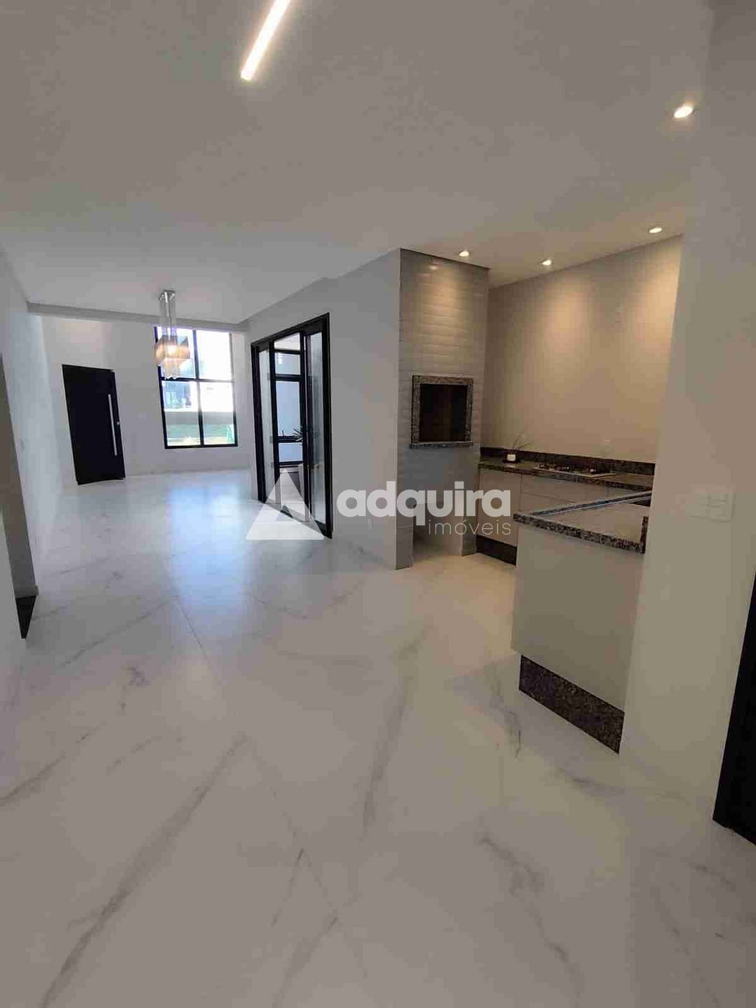 Casa à venda e aluguel com 3 quartos, 117m² - Foto 4