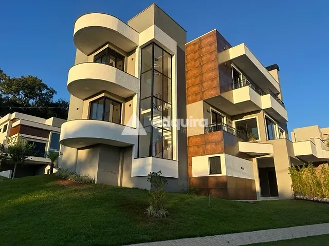 Casa com 345m² 4 quartos e 4 banheiros, à venda ou para alugar, no bairro Colônia Dona Luíza em Ponta Grossa