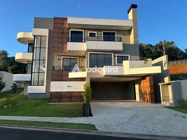 Casa com 345m² 4 quartos e 4 banheiros, à venda ou para alugar, no bairro Colônia Dona Luíza em Ponta Grossa