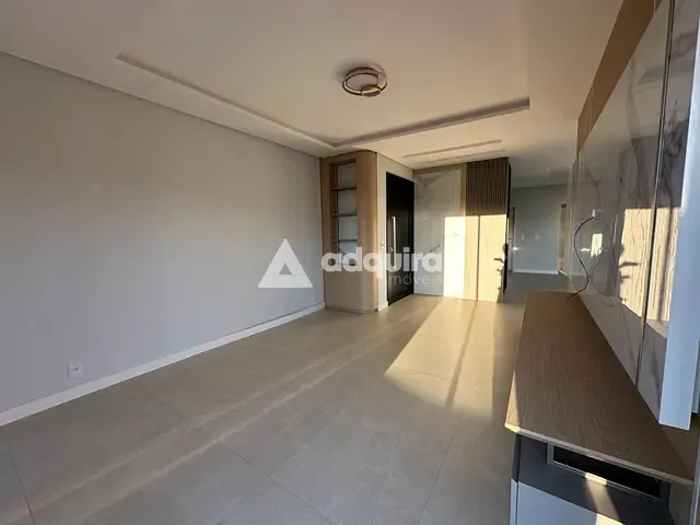 Casa com 345m² 4 quartos e 4 banheiros, à venda ou para alugar, no bairro Colônia Dona Luíza em Ponta Grossa