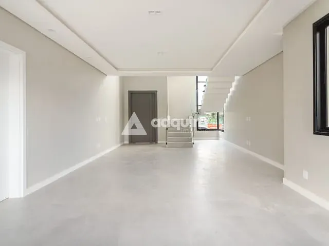 Casa 3 quartos e 3 banheiros, à venda, no bairro Jardim Carvalho em Ponta Grossa