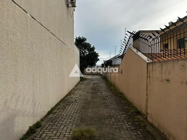 Casa com 130m² 3 quartos e 3 banheiros, à venda, no bairro Ronda em Ponta Grossa