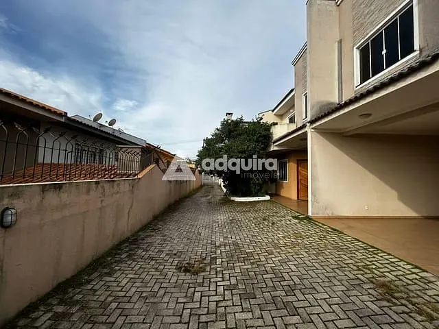 Casa com 130m² 3 quartos e 3 banheiros, à venda, no bairro Ronda em Ponta Grossa