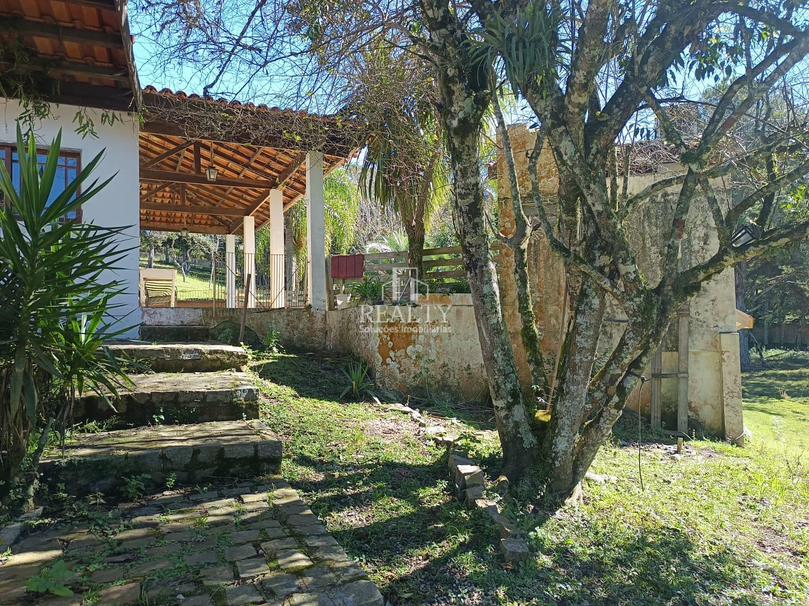 Chácara para alugar com 4 quartos, 300m² - Foto 1
