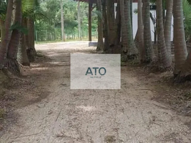 Chácara com 200m², à venda, no bairro NOVA DESCOBERTA em Tijucas