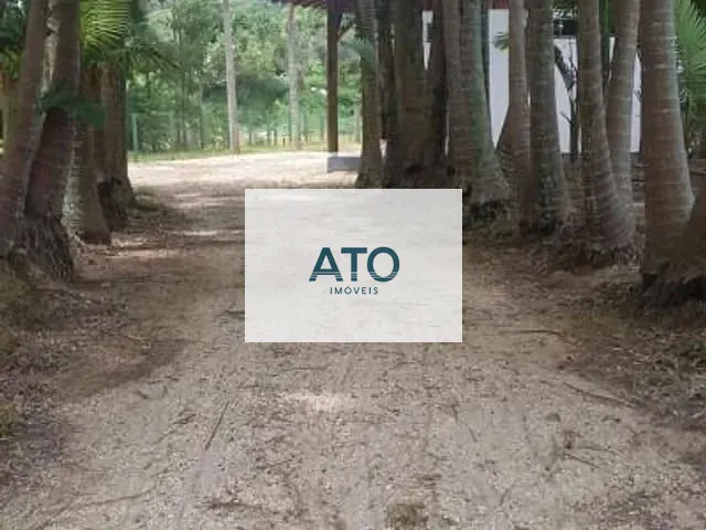 Chácara com 200m², à venda, no bairro NOVA DESCOBERTA em Tijucas