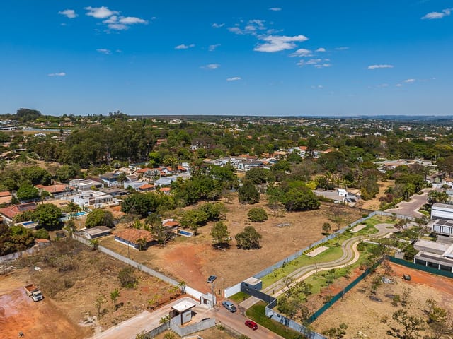 Terreno com 11250m², à venda, no bairro Setor de Habitações Individuais Sul em Brasília