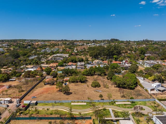 Terreno com 11250m², à venda, no bairro Setor de Habitações Individuais Sul em Brasília