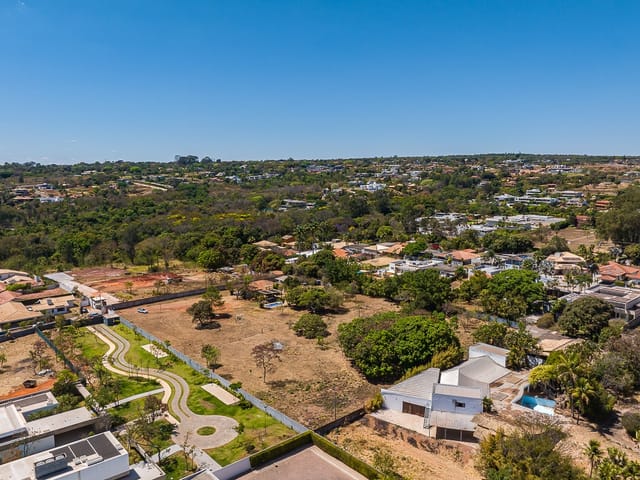Terreno com 11250m², à venda, no bairro Setor de Habitações Individuais Sul em Brasília