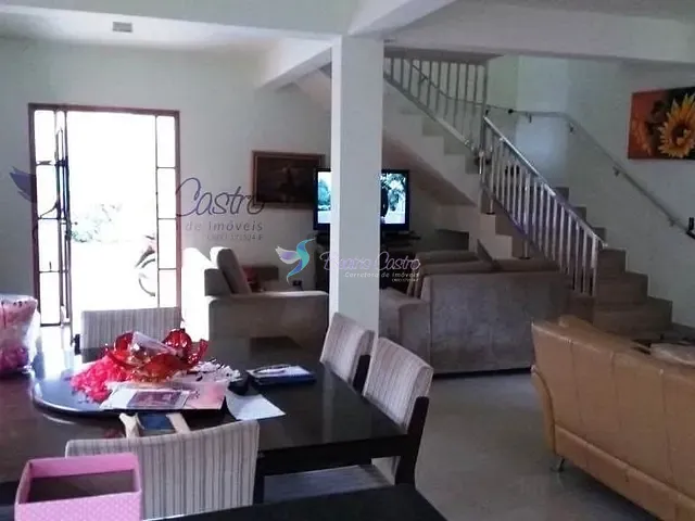 Chácara com 1050m² 4 quartos e 5 banheiros, à venda, no bairro Jardim Estância Brasil em Atibaia