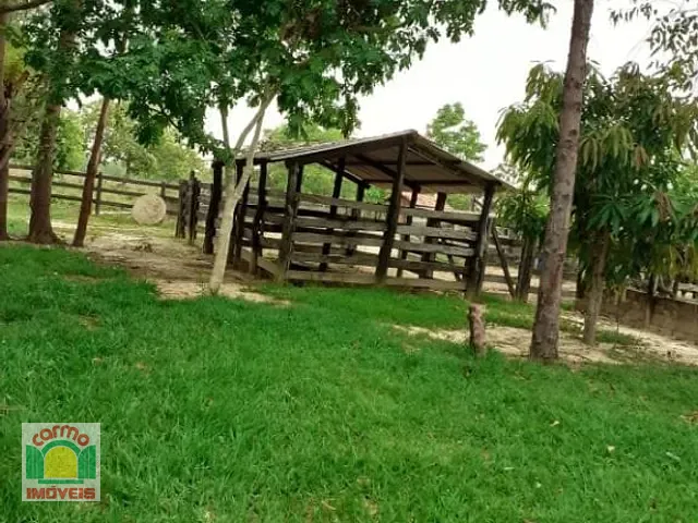 Chácara com 242000m² 3 quartos e 2 banheiros, à venda, no bairro Zona Rural em Niquelândia