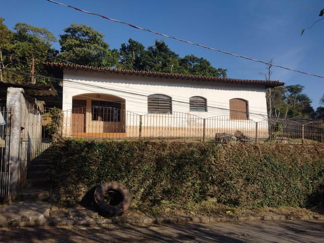Chácara com 108m² 2 quartos e 1 banheiro, à venda, no bairro Jardim Aracy em Mogi das Cruzes