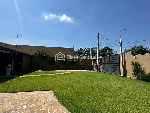 Chácara com 710m² 3 quartos e 4 banheiros, à venda, no bairro Parque São Jerônimo em Americana