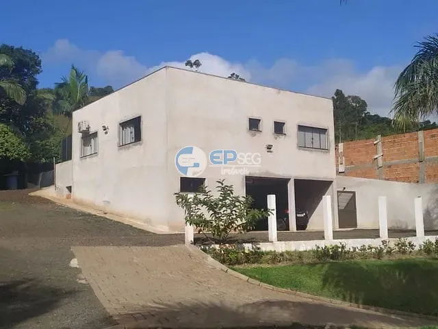 Chácara com 2000m² 3 quartos e 3 banheiros, à venda, no bairro Ouro Branco em Londrina