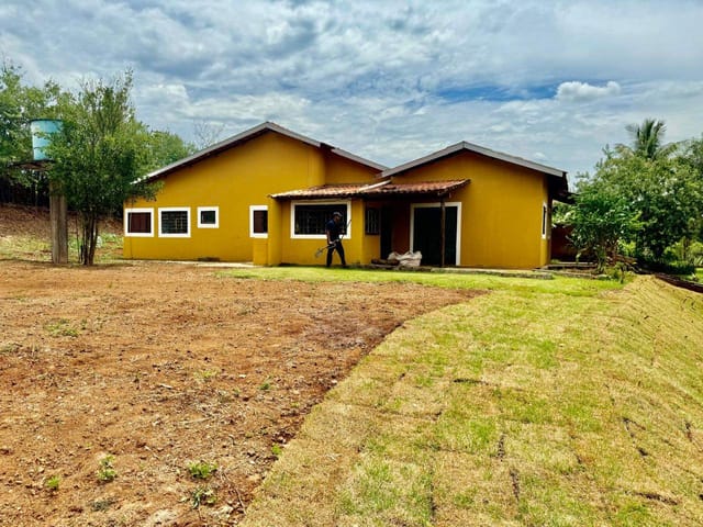Chácara com 10003m² 3 quartos e 2 banheiros, à venda, no bairro Fazenda Itaúna em Londrina