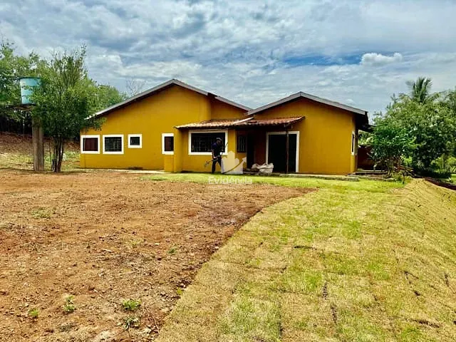 Chácara com 10003m² 3 quartos e 2 banheiros, à venda, no bairro Fazenda Itaúna em Londrina