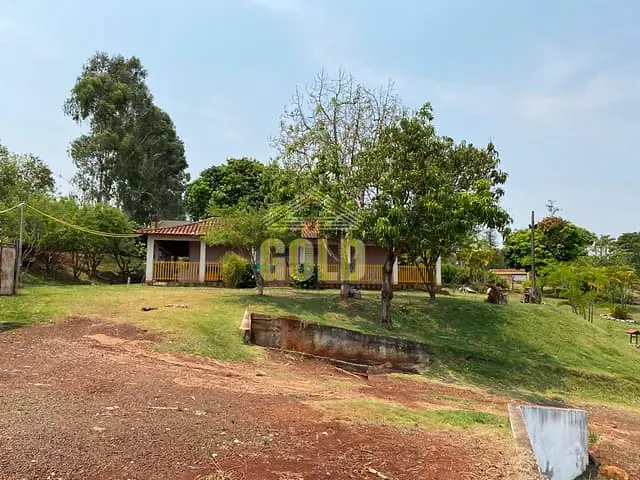Chácara com 6000m² 3 quartos e 2 banheiros, à venda, no bairro Cafezal em Londrina