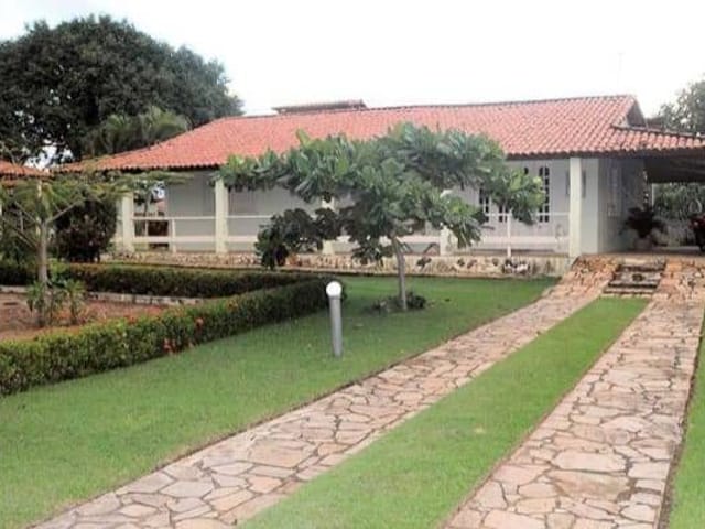 Chácara com 3000m² 4 quartos e 3 banheiros, à venda, no bairro Aruana em Aracaju