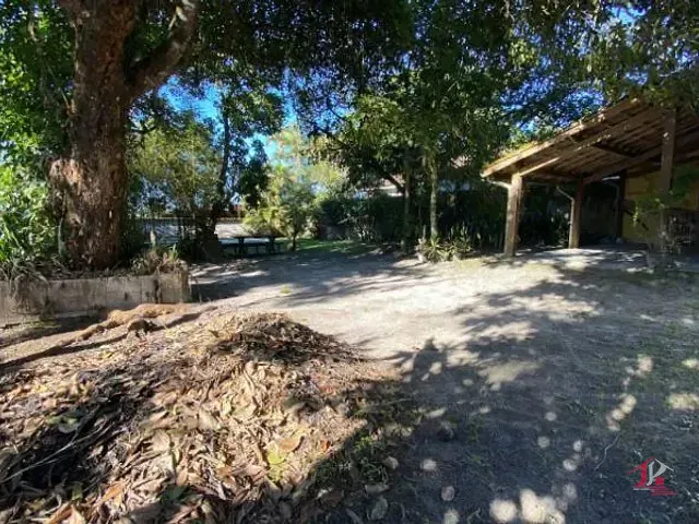 Chácara com 1000m² 3 quartos e 2 banheiros, à venda, no bairro Umuarama em Itanhaém