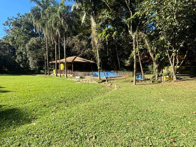 Chácara com 9881m² 4 quartos e 3 banheiros, à venda, no bairro Chácaras Aracary em Várzea Paulista