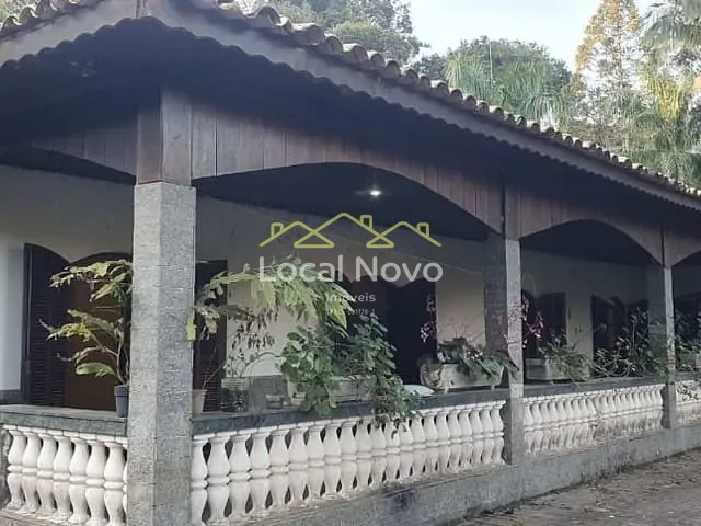 Chácara com 7000m² 4 quartos e 3 banheiros, à venda, no bairro Chácaras Copaco em Arujá