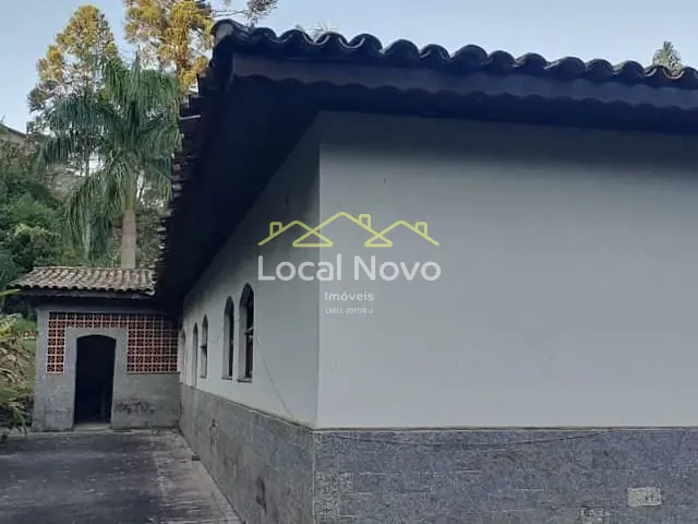 Chácara com 7000m² 4 quartos e 3 banheiros, à venda, no bairro Chácaras Copaco em Arujá