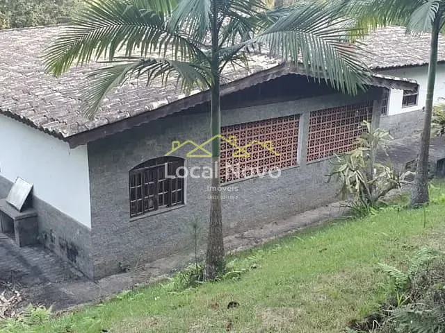 Chácara com 7000m² 4 quartos e 3 banheiros, à venda, no bairro Chácaras Copaco em Arujá
