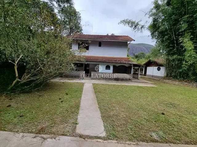 Chácara com 4000m² 5 quartos e 2 banheiros, à venda, no bairro Campo do Coelho em Nova Friburgo