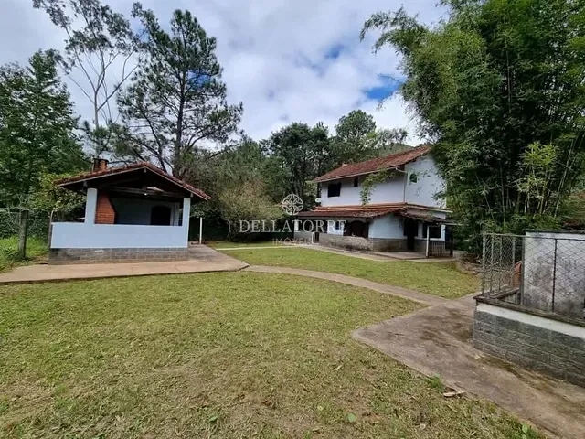 Chácara com 4000m² 5 quartos e 2 banheiros, à venda, no bairro Campo do Coelho em Nova Friburgo