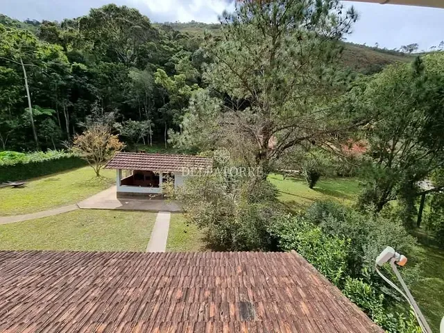 Chácara com 4000m² 5 quartos e 2 banheiros, à venda, no bairro Campo do Coelho em Nova Friburgo
