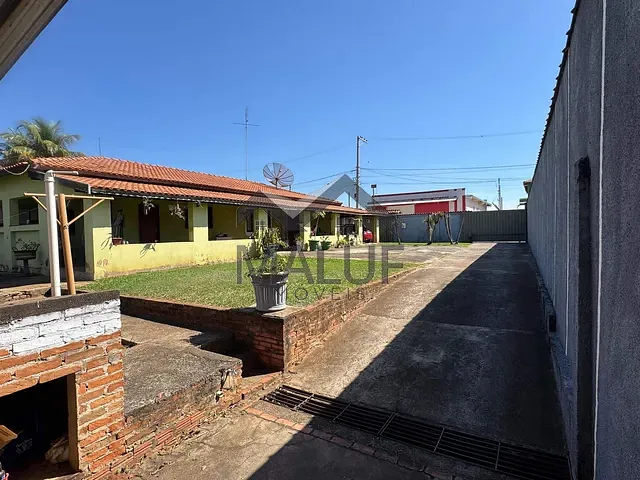 Chácara com 1000m² 3 quartos e 2 banheiros, à venda, no bairro Dois Córregos em Piracicaba