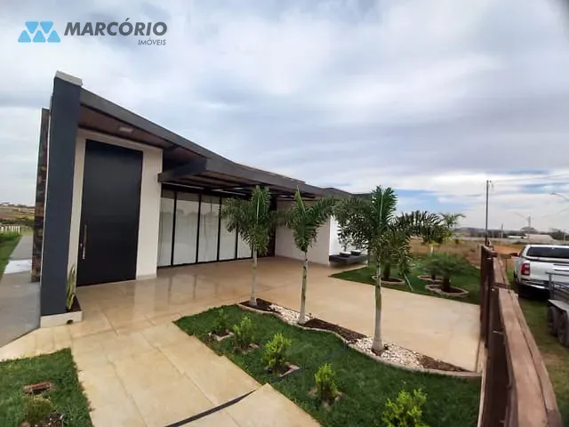 Chácara 4 quartos e 3 banheiros, à venda, no bairro Condomínio Monte Hermon em Trindade