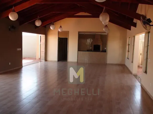 Chácara com 600m² 2 quartos e 4 banheiros, à venda, no bairro Parque Das Amoreiras em Serrana