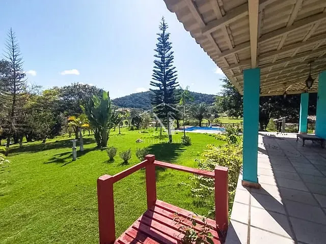 Chácara com 10000m² 6 quartos e 1 banheiro, à venda, no bairro Caxito em Maricá
