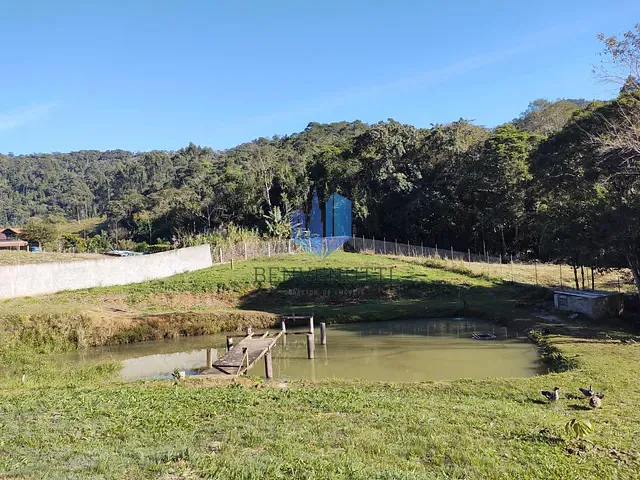 Chácara 4 quartos e 1 banheiro, à venda, no bairro Área Rural de Camboriú em Camboriú