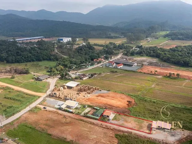 Chácara com 1100m² 3 quartos e 2 banheiros, à venda, no bairro Rio do Meio em Camboriú