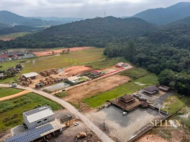Chácara com 1100m² 3 quartos e 2 banheiros, à venda, no bairro Rio do Meio em Camboriú
