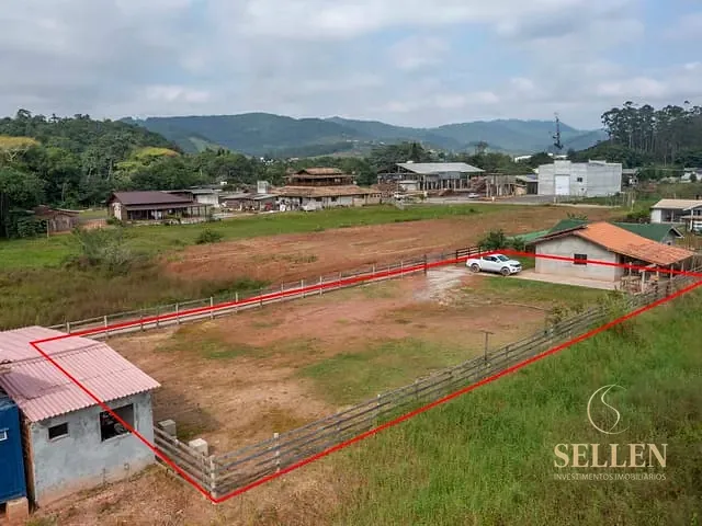 Chácara com 1100m² 3 quartos e 2 banheiros, à venda, no bairro Rio do Meio em Camboriú