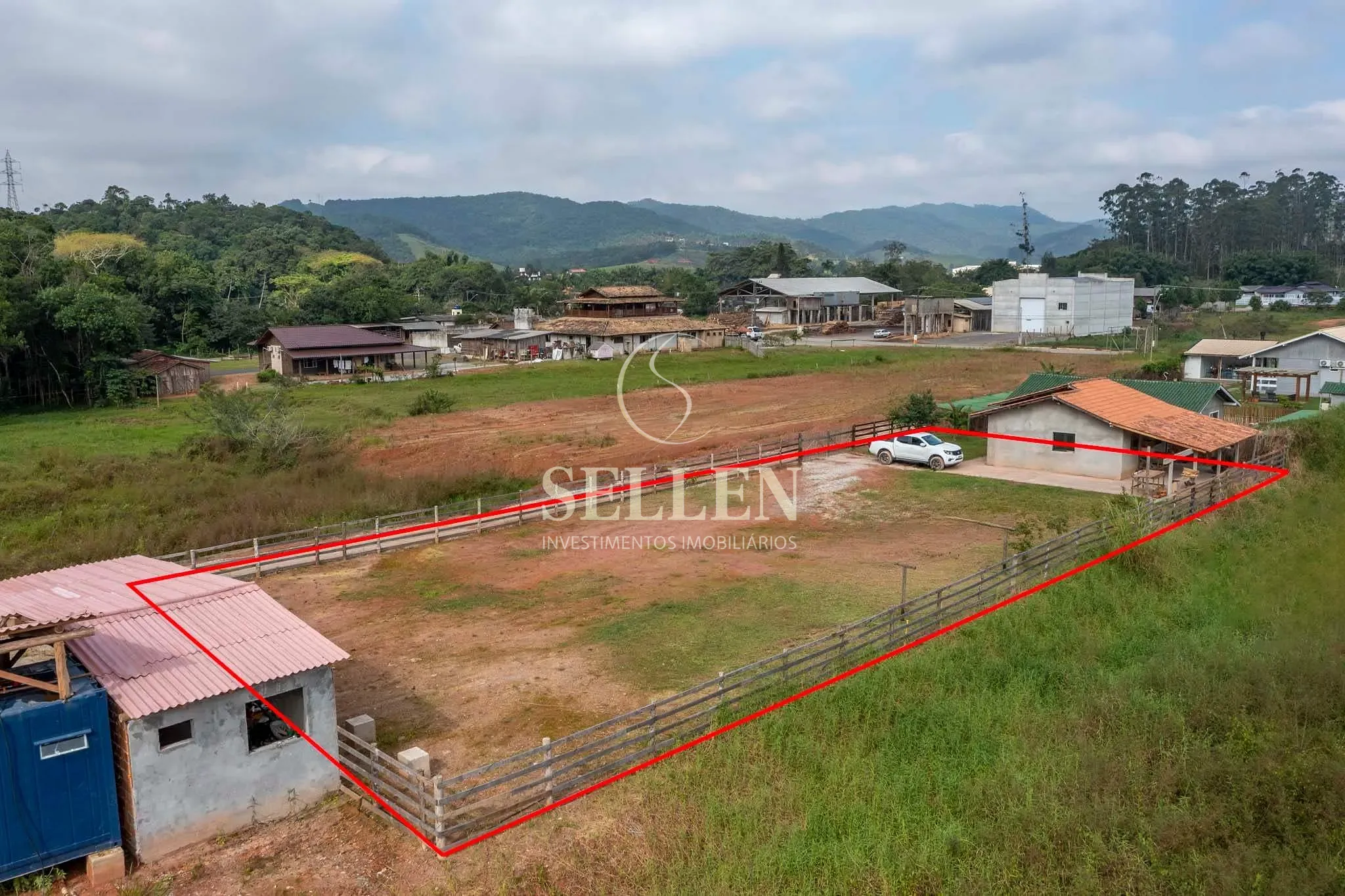 Chácara, 3 quartos, 1100 m² - Foto 2