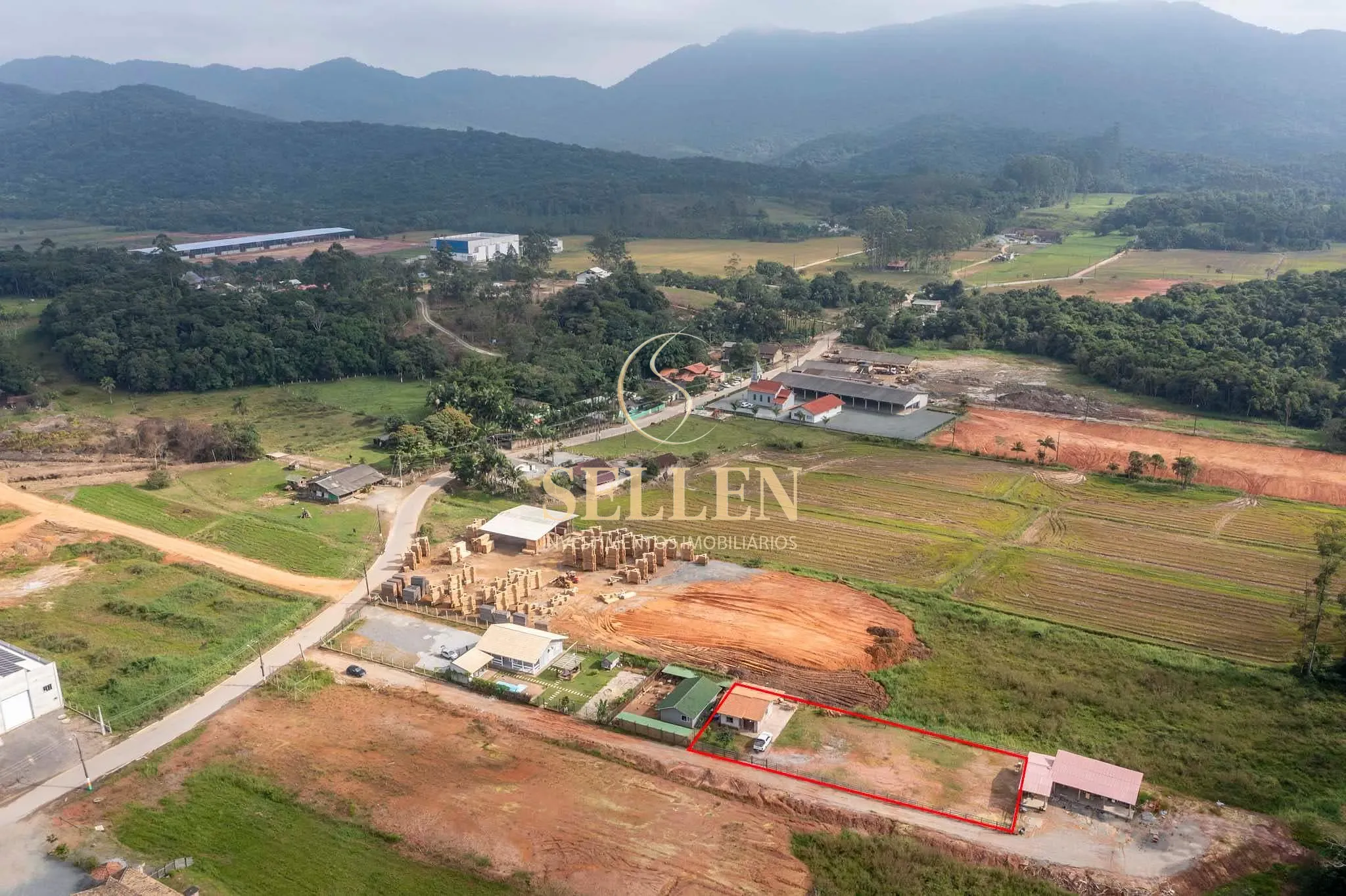 Chácara, 3 quartos, 1100 m² - Foto 1