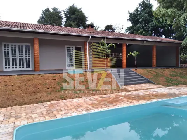 Chácara com 2500m² 2 quartos e 2 banheiros, à venda, no bairro Panorama Parque em Bauru