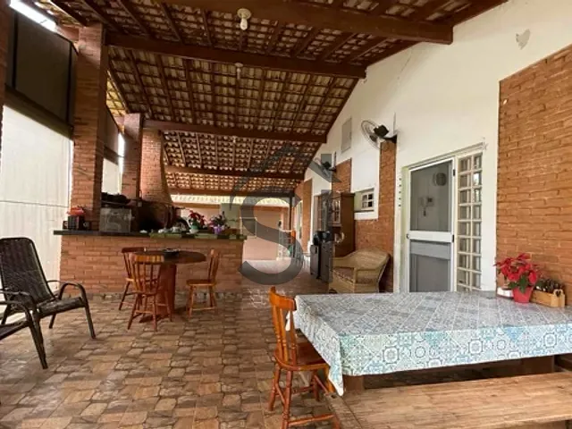 Chácara com 1100m² 3 quartos e 3 banheiros, à venda, no bairro Recanto do Guaraparí em Nova Odessa