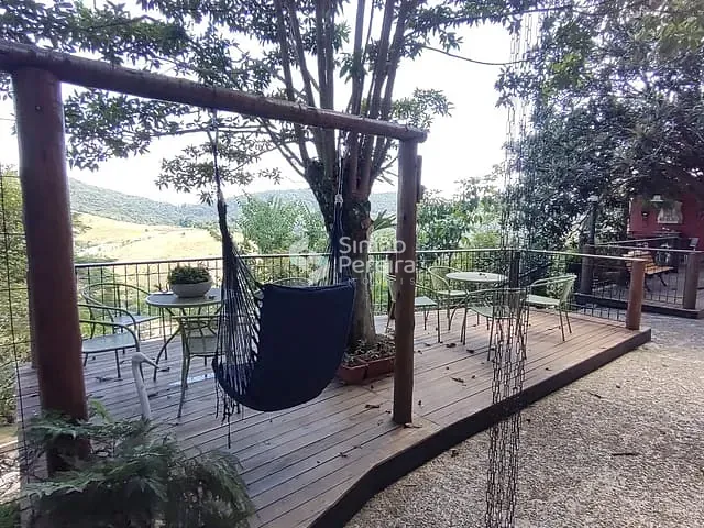 Chácara com 1750m² 4 quartos e 5 banheiros, à venda, no bairro Balança em Simão Pereira