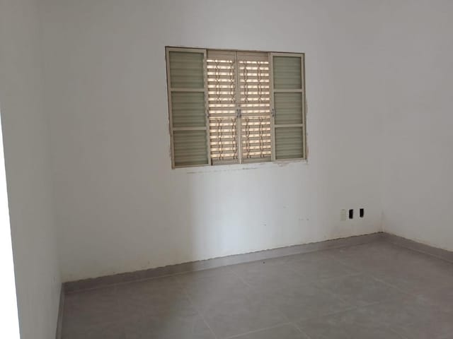 Chácara com 900m² 3 quartos e 2 banheiros, à venda, no bairro Chácaras Dallas em Taubaté