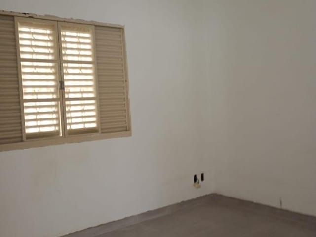 Chácara com 900m² 3 quartos e 2 banheiros, à venda, no bairro Chácaras Dallas em Taubaté