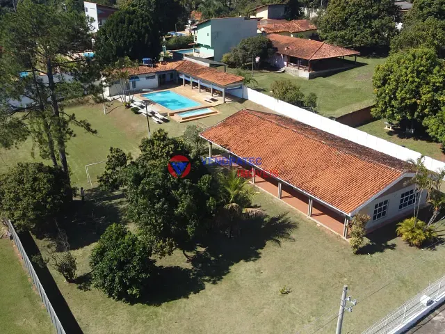 Chácara 3 quartos e 4 banheiros, à venda ou para alugar, no bairro Monte Bianco em Araçoiaba da Serra