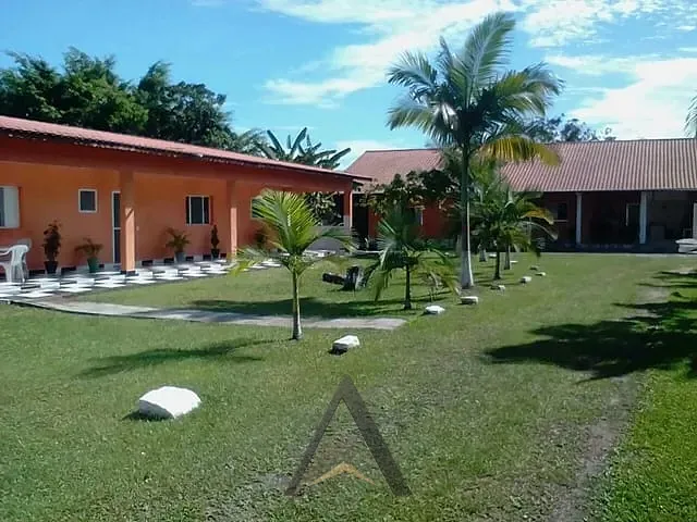 Chácara com 6000m² 11 quartos e 10 banheiros, à venda, no bairro Jardim das Palmeiras em Itanhaém