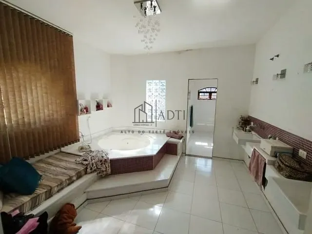Chácara com 7000m² 4 quartos e 4 banheiros, à venda, no bairro Jardim Marica em Mogi das Cruzes