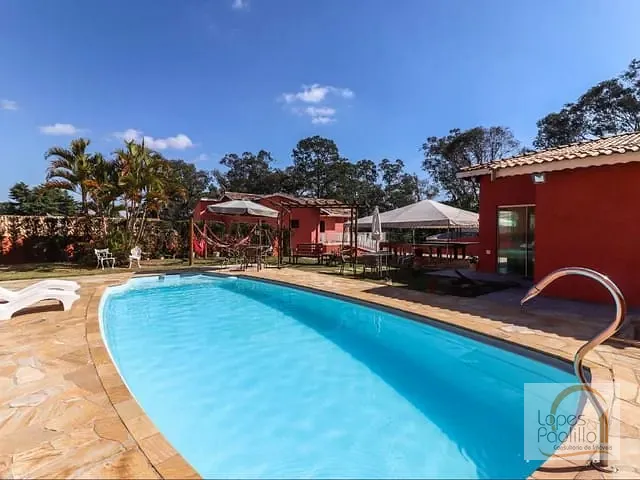 Chácara com 2100m² 6 quartos e 2 banheiros, à venda, no bairro Jardim Estância Brasil em Atibaia